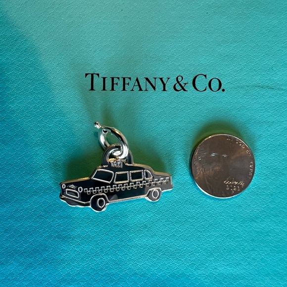 🌸🌸 Authentic Tiffany & Co. Taxi Charm - Picture 6 of 6